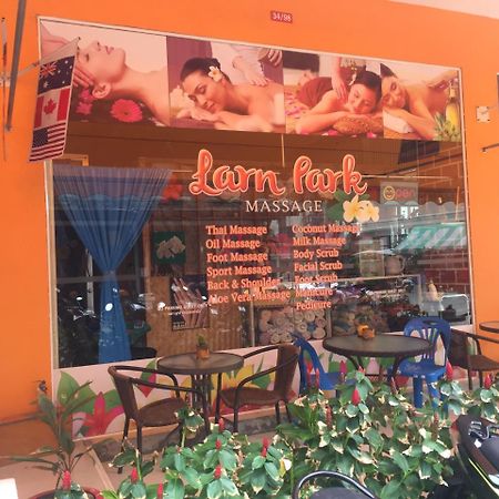 Larn Park Resortel Patong Kültér fotó